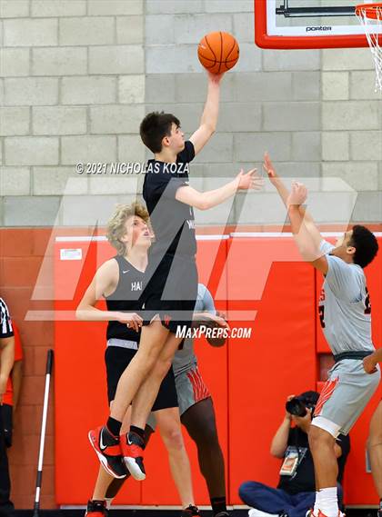 Thumbnail 3 in Harvard-Westlake vs. Etiwanda (Mater Dei Extravaganza) photogallery.