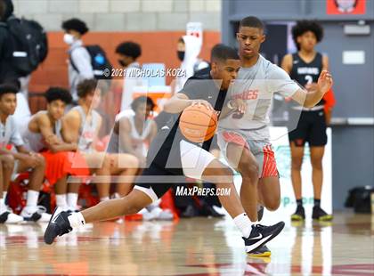 Thumbnail 1 in Harvard-Westlake vs. Etiwanda (Mater Dei Extravaganza) photogallery.