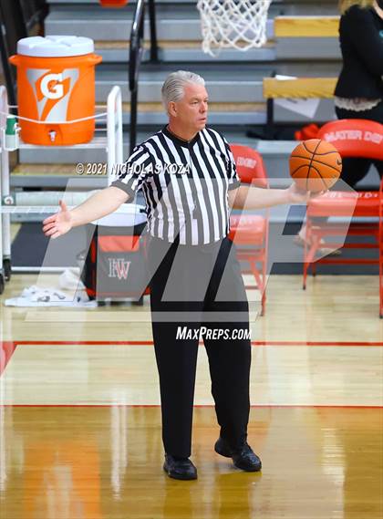 Thumbnail 1 in Harvard-Westlake vs. Etiwanda (Mater Dei Extravaganza) photogallery.