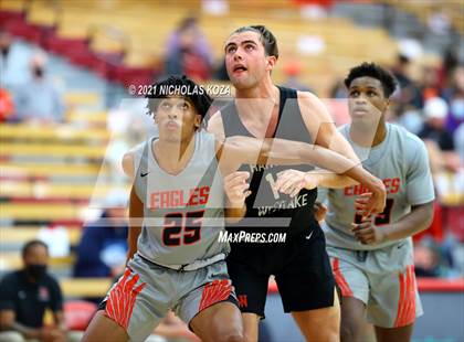 Thumbnail 2 in Harvard-Westlake vs. Etiwanda (Mater Dei Extravaganza) photogallery.