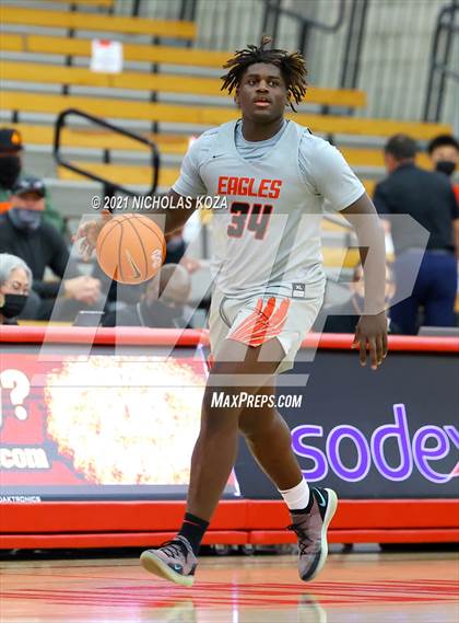 Thumbnail 1 in Harvard-Westlake vs. Etiwanda (Mater Dei Extravaganza) photogallery.