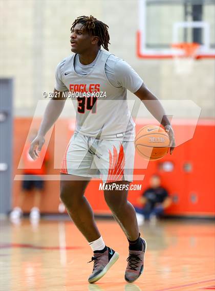 Thumbnail 1 in Harvard-Westlake vs. Etiwanda (Mater Dei Extravaganza) photogallery.