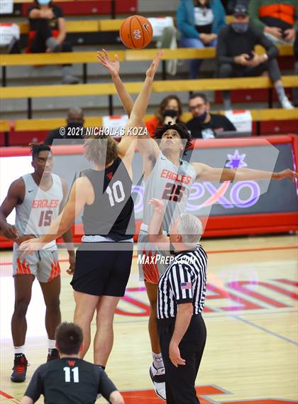 Thumbnail 2 in Harvard-Westlake vs. Etiwanda (Mater Dei Extravaganza) photogallery.
