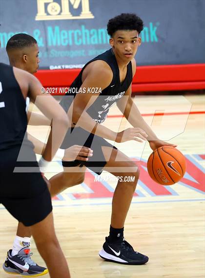 Thumbnail 3 in Harvard-Westlake vs. Etiwanda (Mater Dei Extravaganza) photogallery.
