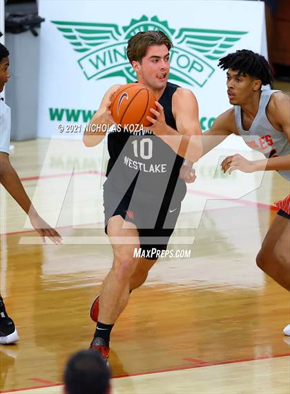 Thumbnail 3 in Harvard-Westlake vs. Etiwanda (Mater Dei Extravaganza) photogallery.