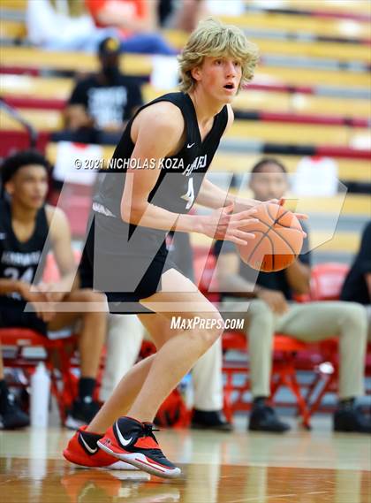 Thumbnail 2 in Harvard-Westlake vs. Etiwanda (Mater Dei Extravaganza) photogallery.