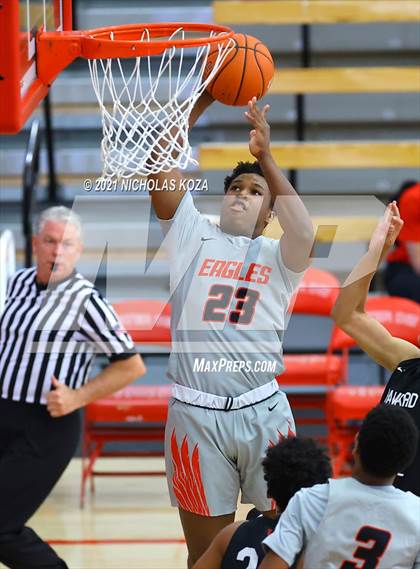 Thumbnail 3 in Harvard-Westlake vs. Etiwanda (Mater Dei Extravaganza) photogallery.
