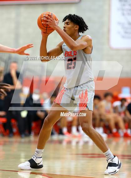 Thumbnail 3 in Harvard-Westlake vs. Etiwanda (Mater Dei Extravaganza) photogallery.
