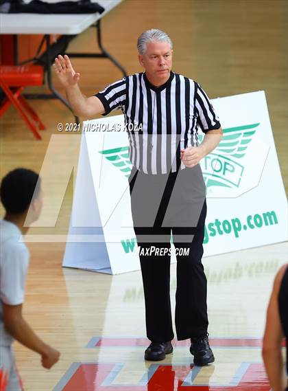 Thumbnail 3 in Harvard-Westlake vs. Etiwanda (Mater Dei Extravaganza) photogallery.