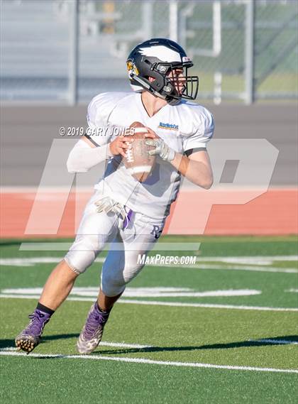Thumbnail 2 in Lions All-Star 8-man Football Game (CIF Northern Section) photogallery.