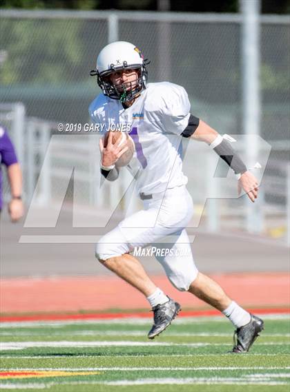 Thumbnail 3 in Lions All-Star 8-man Football Game (CIF Northern Section) photogallery.