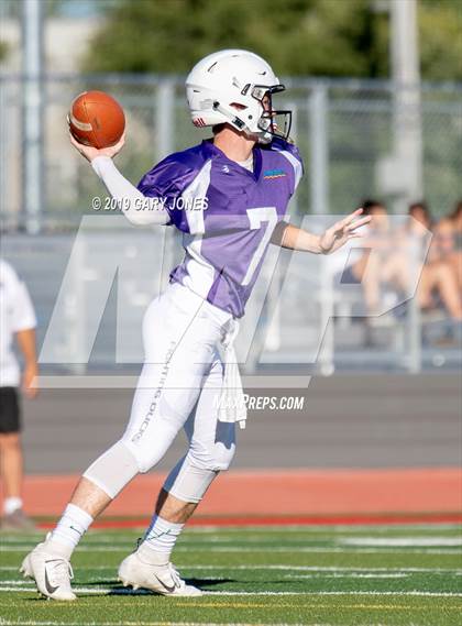 Thumbnail 3 in Lions All-Star 8-man Football Game (CIF Northern Section) photogallery.