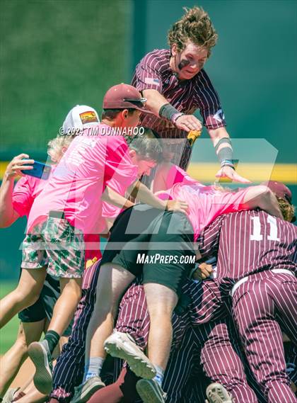 Thumbnail 3 in Collinsville vs. Hawley (UIL 2A Baseball Final) photogallery.