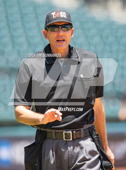 Thumbnail 3 in Collinsville vs. Hawley (UIL 2A Baseball Final) photogallery.