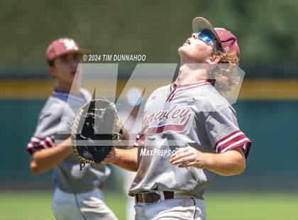 Thumbnail 3 in Collinsville vs. Hawley (UIL 2A Baseball Final) photogallery.