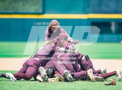 Thumbnail 1 in Collinsville vs. Hawley (UIL 2A Baseball Final) photogallery.