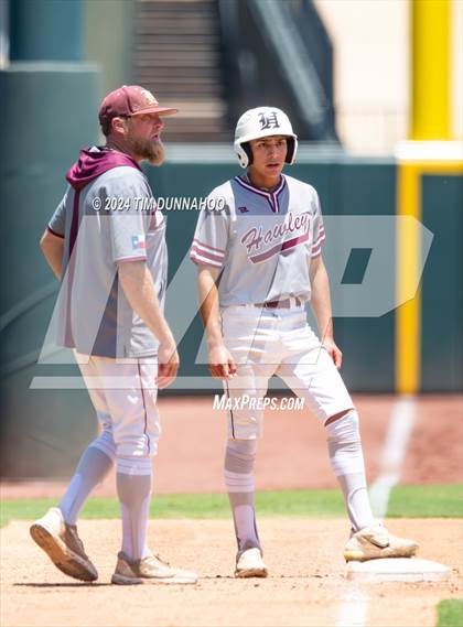 Thumbnail 2 in Collinsville vs. Hawley (UIL 2A Baseball Final) photogallery.