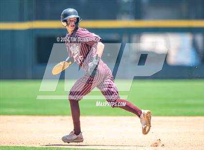 Thumbnail 2 in Collinsville vs. Hawley (UIL 2A Baseball Final) photogallery.