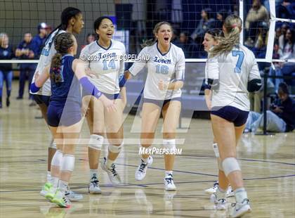 Thumbnail 2 in Hebron Christian vs. Lovett (GHSA Private State Volleyball Final) photogallery.