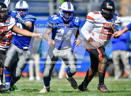 Thumbnail 3 in Valley Central vs. Spring Valley photogallery.
