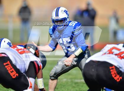 Thumbnail 3 in Valley Central vs. Spring Valley photogallery.