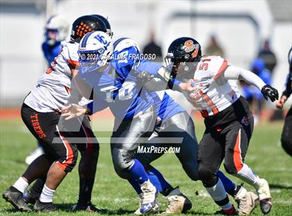 Thumbnail 3 in Valley Central vs. Spring Valley photogallery.