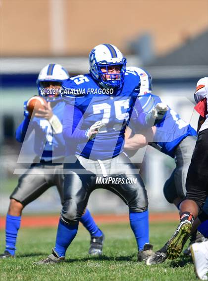 Thumbnail 3 in Valley Central vs. Spring Valley photogallery.