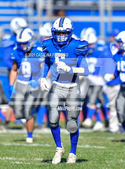 Thumbnail 3 in Valley Central vs. Spring Valley photogallery.