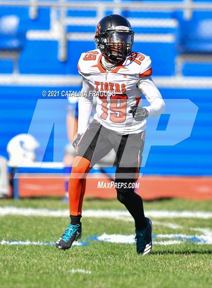 Thumbnail 2 in Valley Central vs. Spring Valley photogallery.