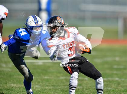 Thumbnail 2 in Valley Central vs. Spring Valley photogallery.
