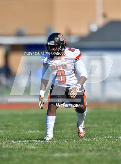 Thumbnail 1 in Valley Central vs. Spring Valley photogallery.