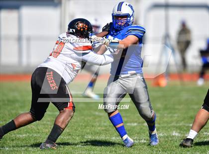 Thumbnail 3 in Valley Central vs. Spring Valley photogallery.
