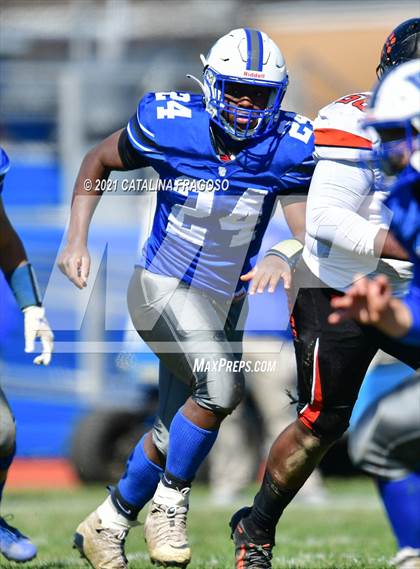 Thumbnail 2 in Valley Central vs. Spring Valley photogallery.