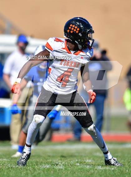 Thumbnail 2 in Valley Central vs. Spring Valley photogallery.