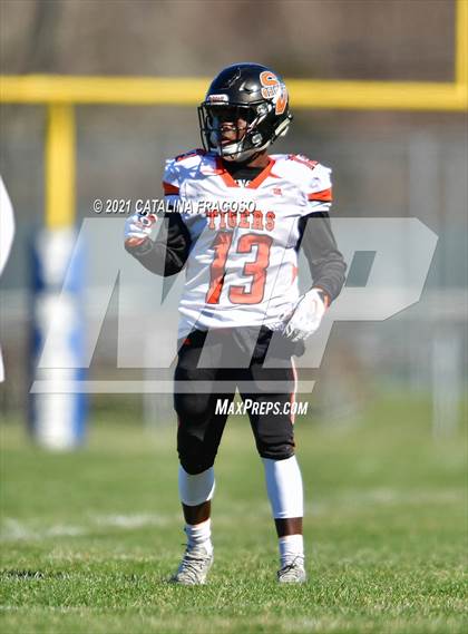 Thumbnail 3 in Valley Central vs. Spring Valley photogallery.