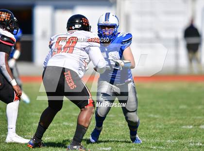 Thumbnail 1 in Valley Central vs. Spring Valley photogallery.