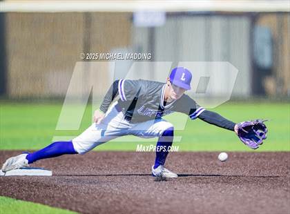 Thumbnail 2 in Hardin-Jefferson vs. Lufkin (Anahuac Tournament) photogallery.