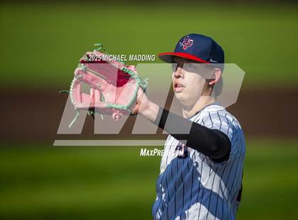 Thumbnail 2 in Hardin-Jefferson vs. Lufkin (Anahuac Tournament) photogallery.