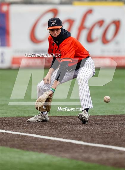 Thumbnail 2 in Dixie Heights vs Ryle photogallery.