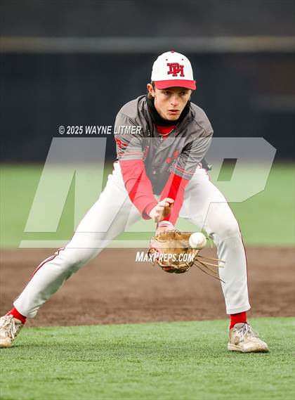 Thumbnail 3 in Dixie Heights vs Ryle photogallery.