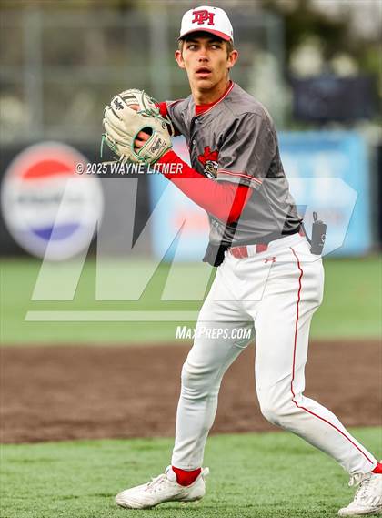 Thumbnail 3 in Dixie Heights vs Ryle photogallery.