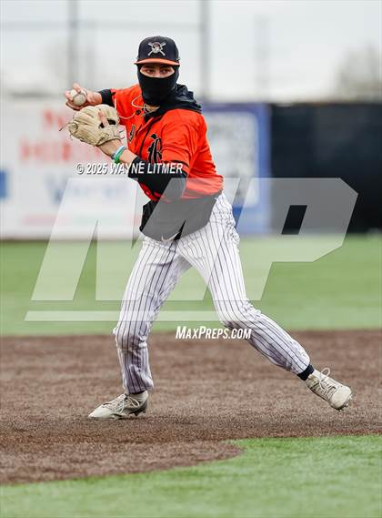 Thumbnail 3 in Dixie Heights vs Ryle photogallery.