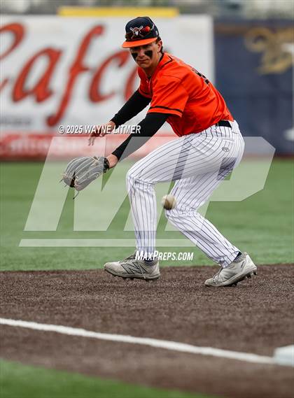 Thumbnail 3 in Dixie Heights vs Ryle photogallery.