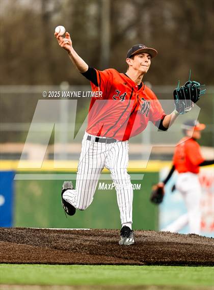 Thumbnail 2 in Dixie Heights vs Ryle photogallery.