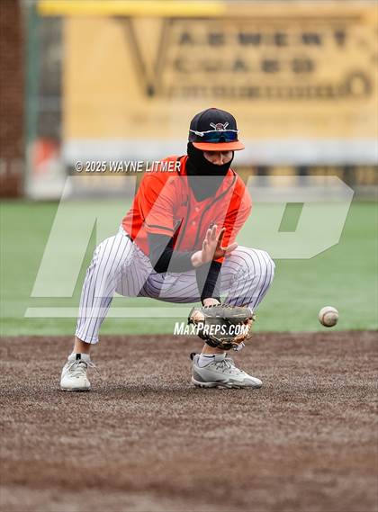 Thumbnail 2 in Dixie Heights vs Ryle photogallery.