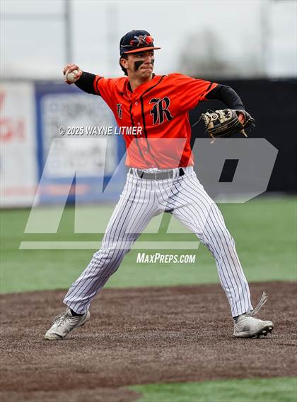 Thumbnail 3 in Dixie Heights vs Ryle photogallery.