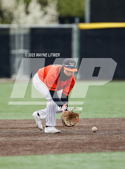 Thumbnail 2 in Dixie Heights vs Ryle photogallery.