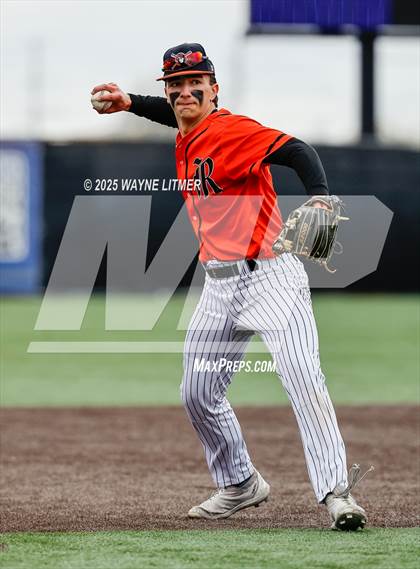 Thumbnail 3 in Dixie Heights vs Ryle photogallery.