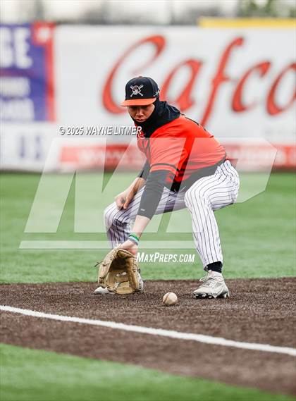Thumbnail 3 in Dixie Heights vs Ryle photogallery.