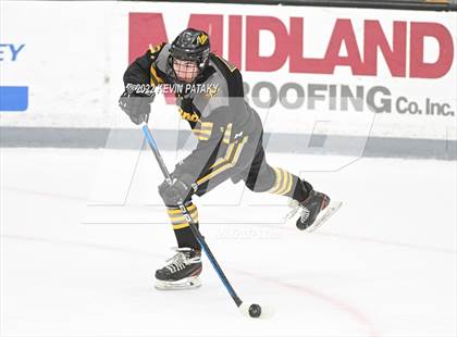 Thumbnail 3 in Prout (RI) vs. Daniel Hand (Crusader Christmas Classic) photogallery.